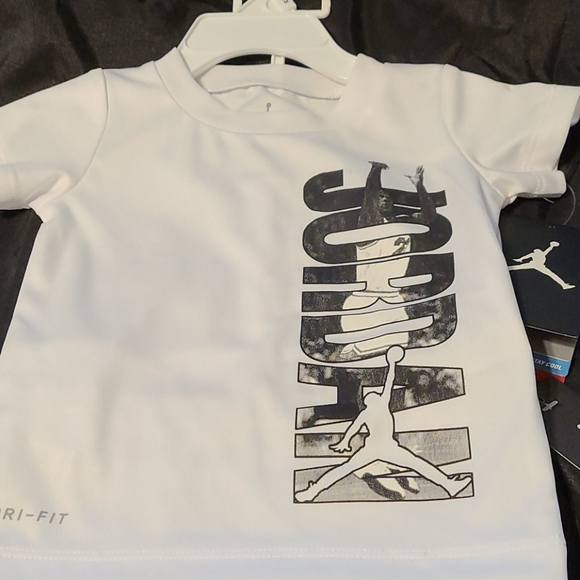 Jordan 12 month 2 Piece Short Set - Picture 2 of 3